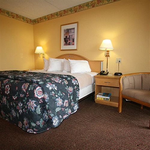 Knights Inn Six Flags Lodge West Стая снимка